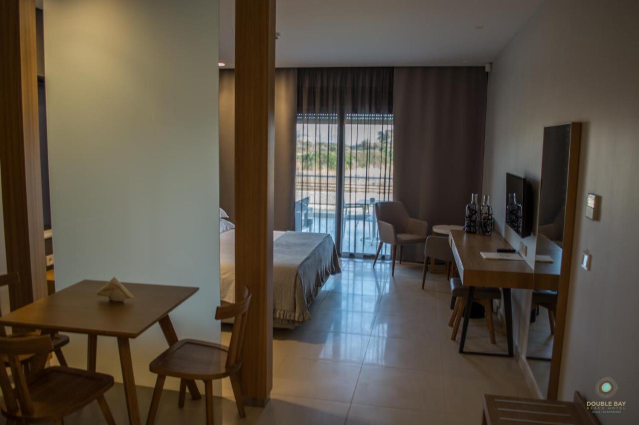 Double Bay Beach Hotel Elafonissos Buitenkant foto